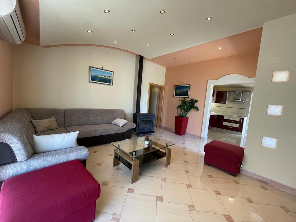 Apartment Edita Plano Trogir エクステリア 写真